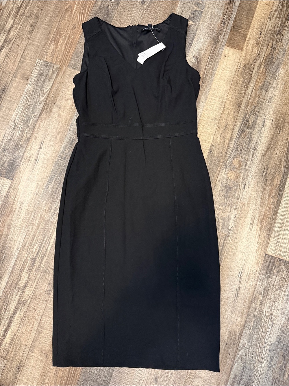 NWT White House Black Market Black V-Neck Sheath Dress Size 6